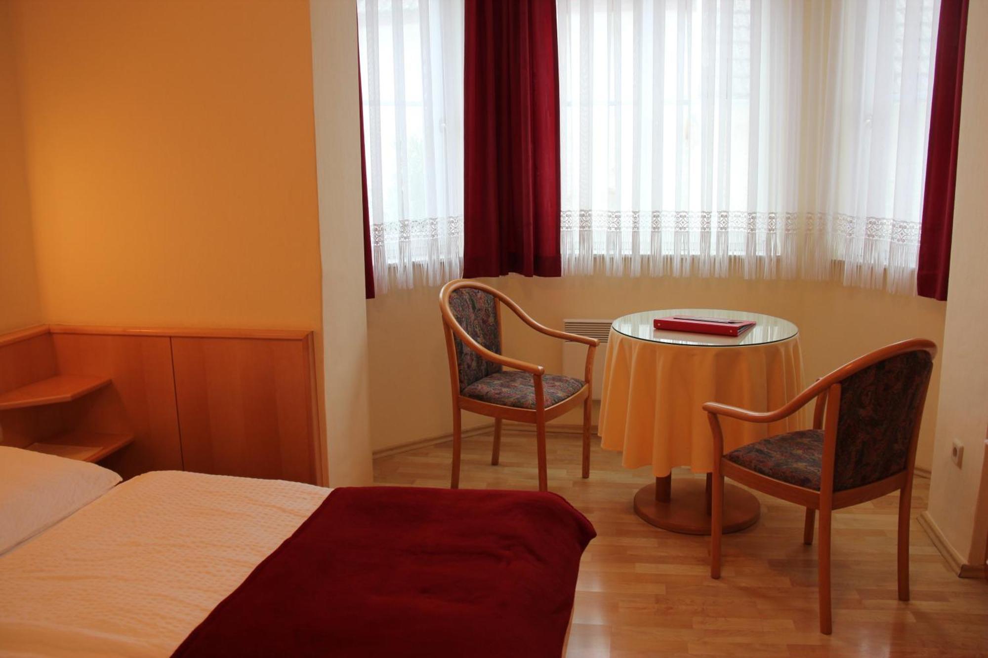 Haus Renee Bed and Breakfast Podersdorf am See Kamer foto