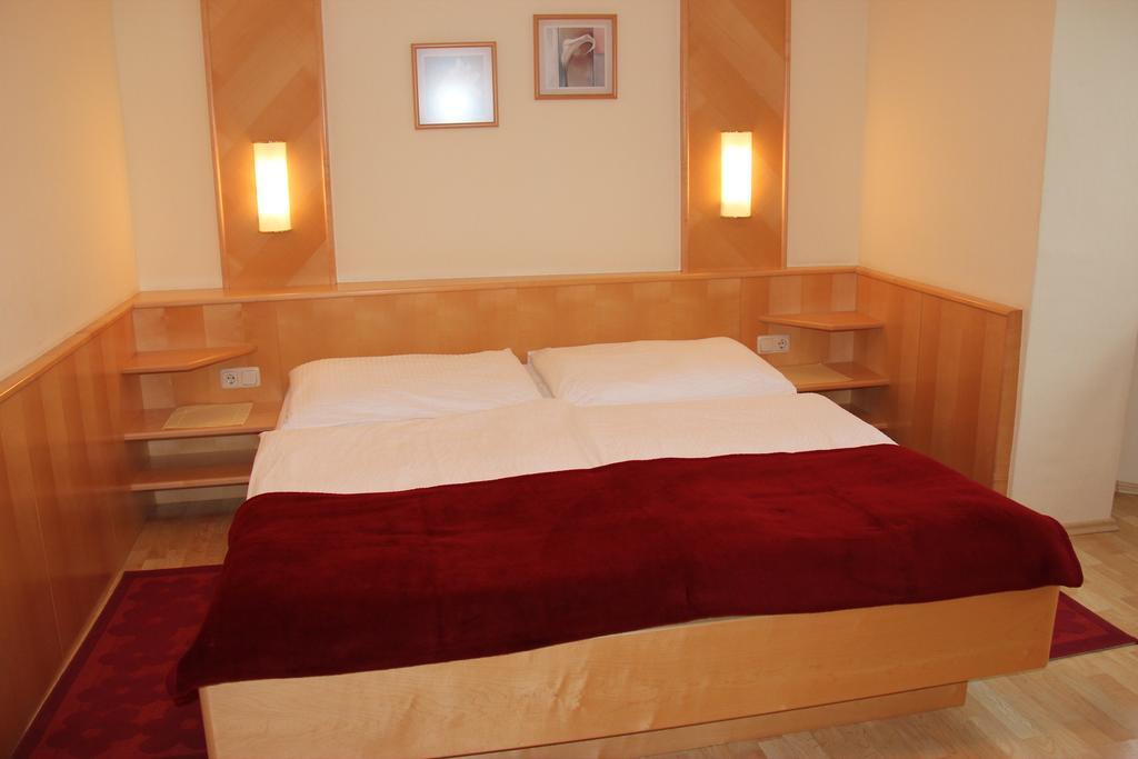Haus Renee Bed and Breakfast Podersdorf am See Kamer foto