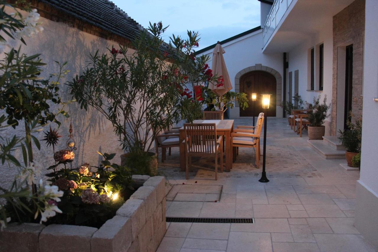 Haus Renee Bed and Breakfast Podersdorf am See Buitenkant foto